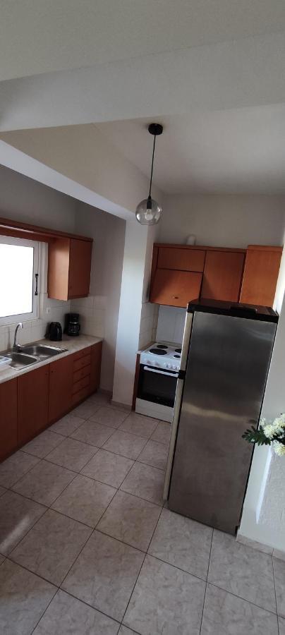Nickthegreekapartment Galatas  Экстерьер фото