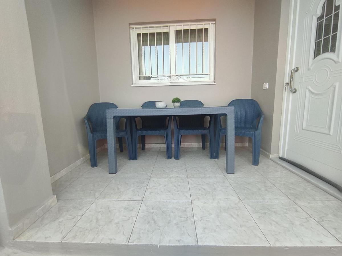 Nickthegreekapartment Galatas  Экстерьер фото